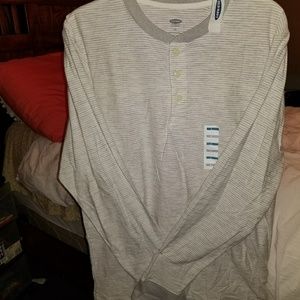 Old Navy long sleeve tee. Perfect for spring Nwt